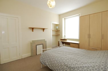 Clifton Place, Greenbank, Plymouth - Image 2